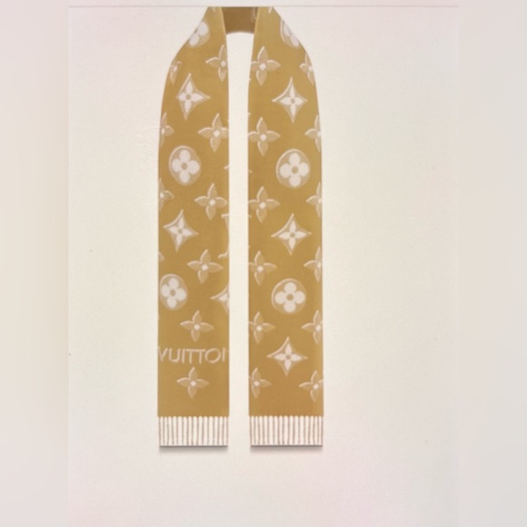 AUTHENTIC Louis Vuitton LV Shine Scarf New***** - Picture 3 of 6